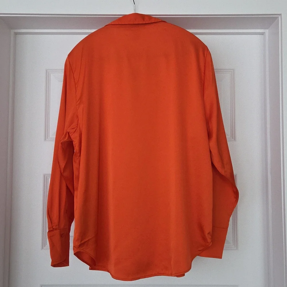 NWT H&M V-Neck Button-Up Blouse, Orange, Size L - Picture 6 of 15